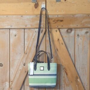 Nwt.   $188 Dooney & Bourke Purse